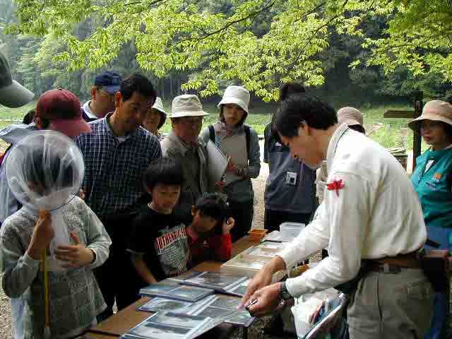 �݈䂳�񂩂璿�����g���{�̐����𕷂�