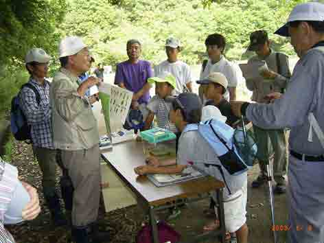 �r�̐H���A����