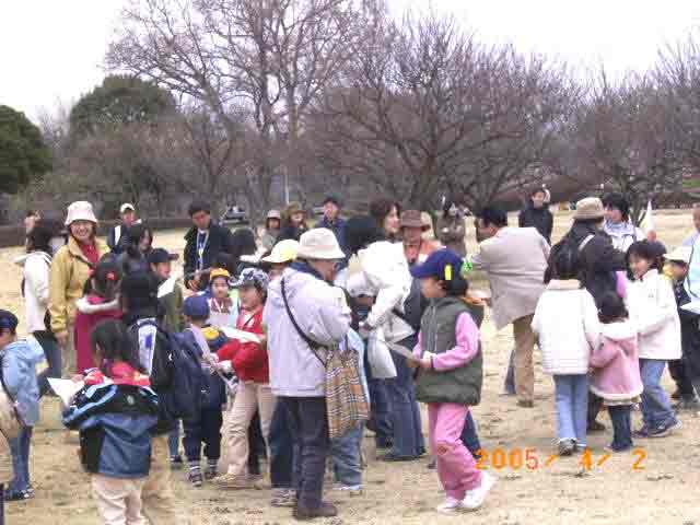 ���̊G�̃O���[�v�̐l�͂ǂ��ł����H�@�������E��������I