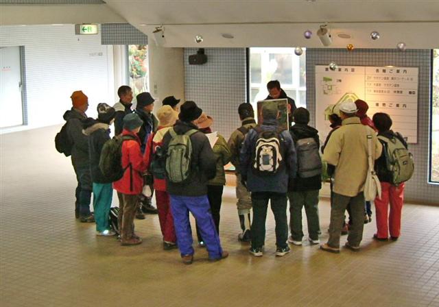 ���R�����ق̋��q������A���c�J�Â̊T�v�⎼���Ǘ��̐����𕷂�