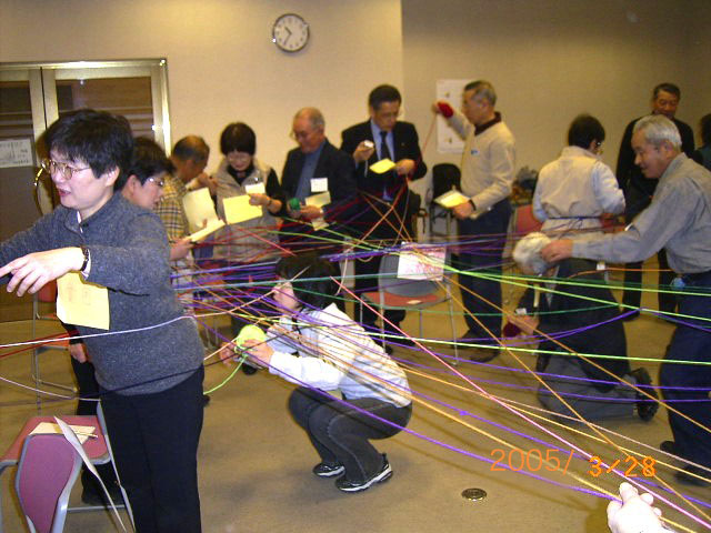 �e�g�ԂŘb�������A�֘A���鍀�ڂ�ю��Ōq�����݈ˑ�����F������